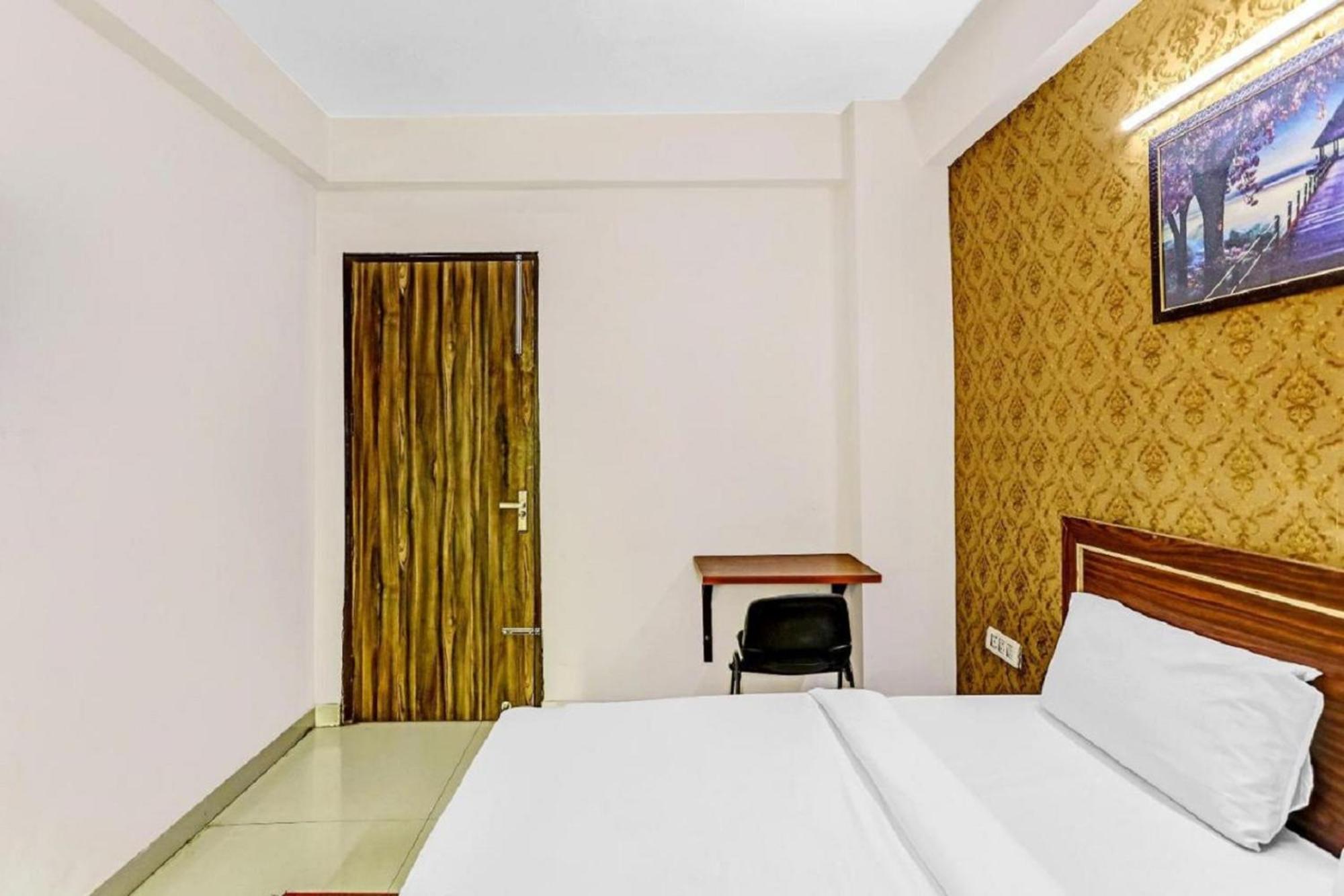 Hotel Noida Continental ภายนอก รูปภาพ