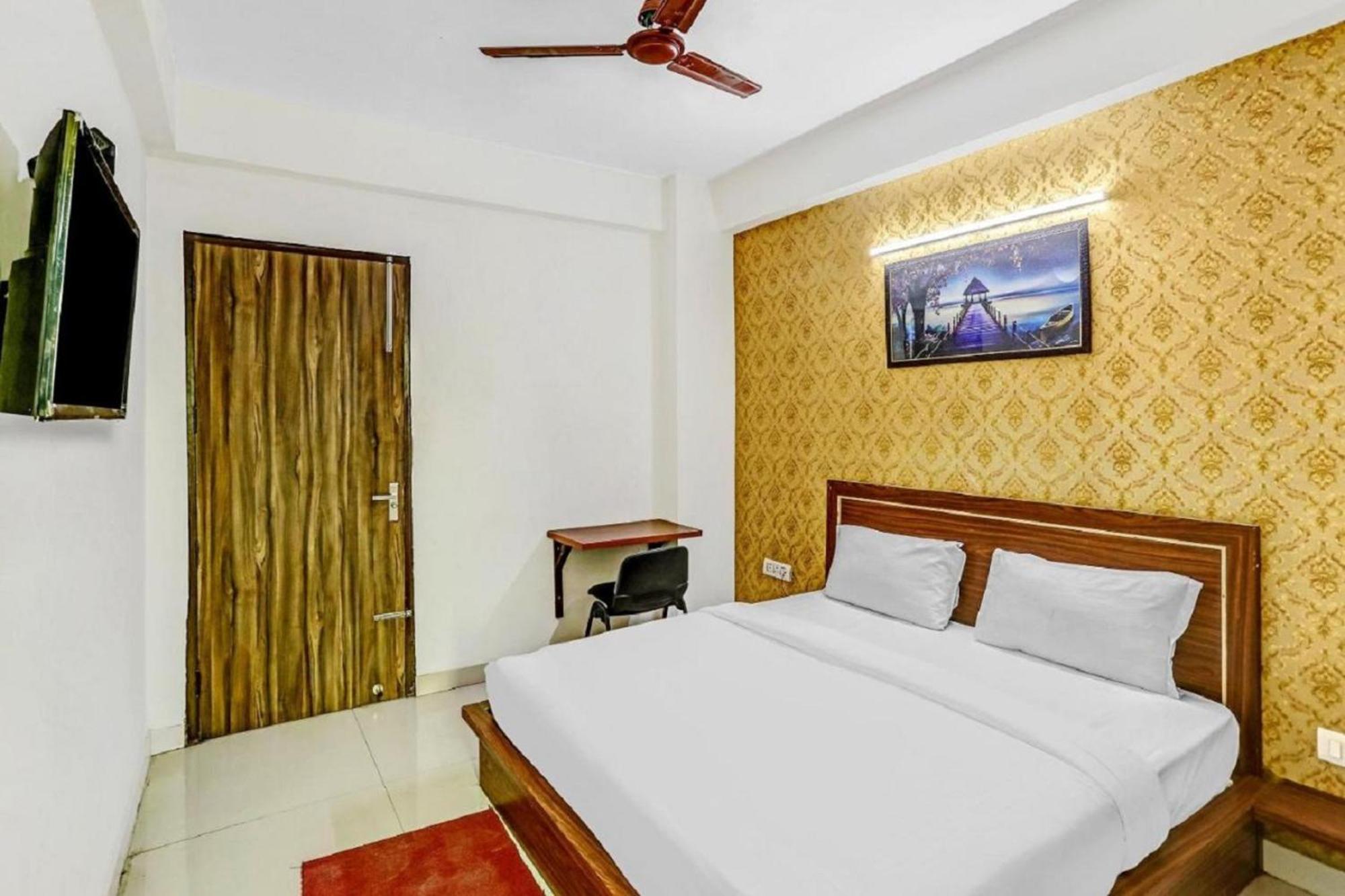 Hotel Noida Continental ภายนอก รูปภาพ