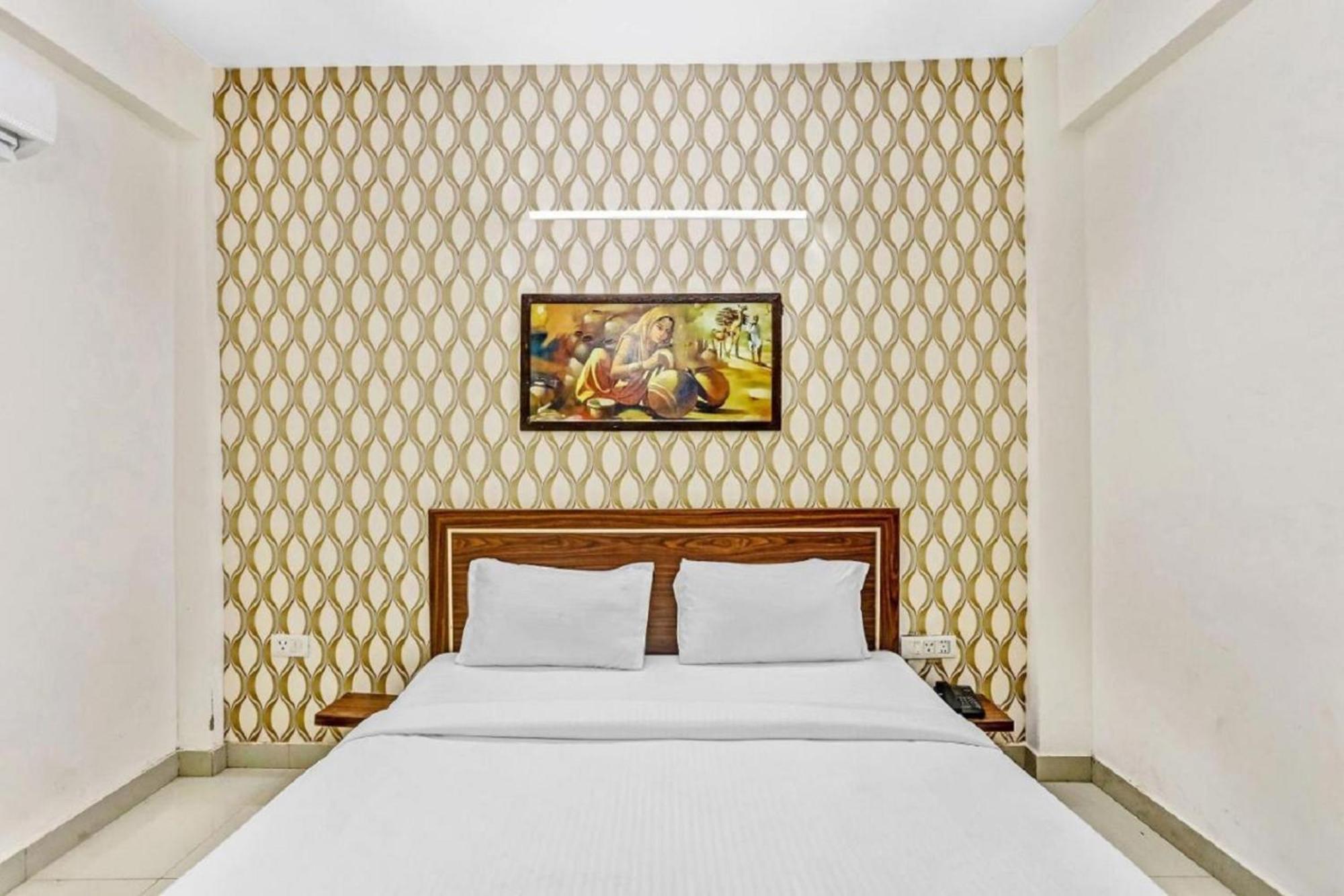 Hotel Noida Continental ภายนอก รูปภาพ