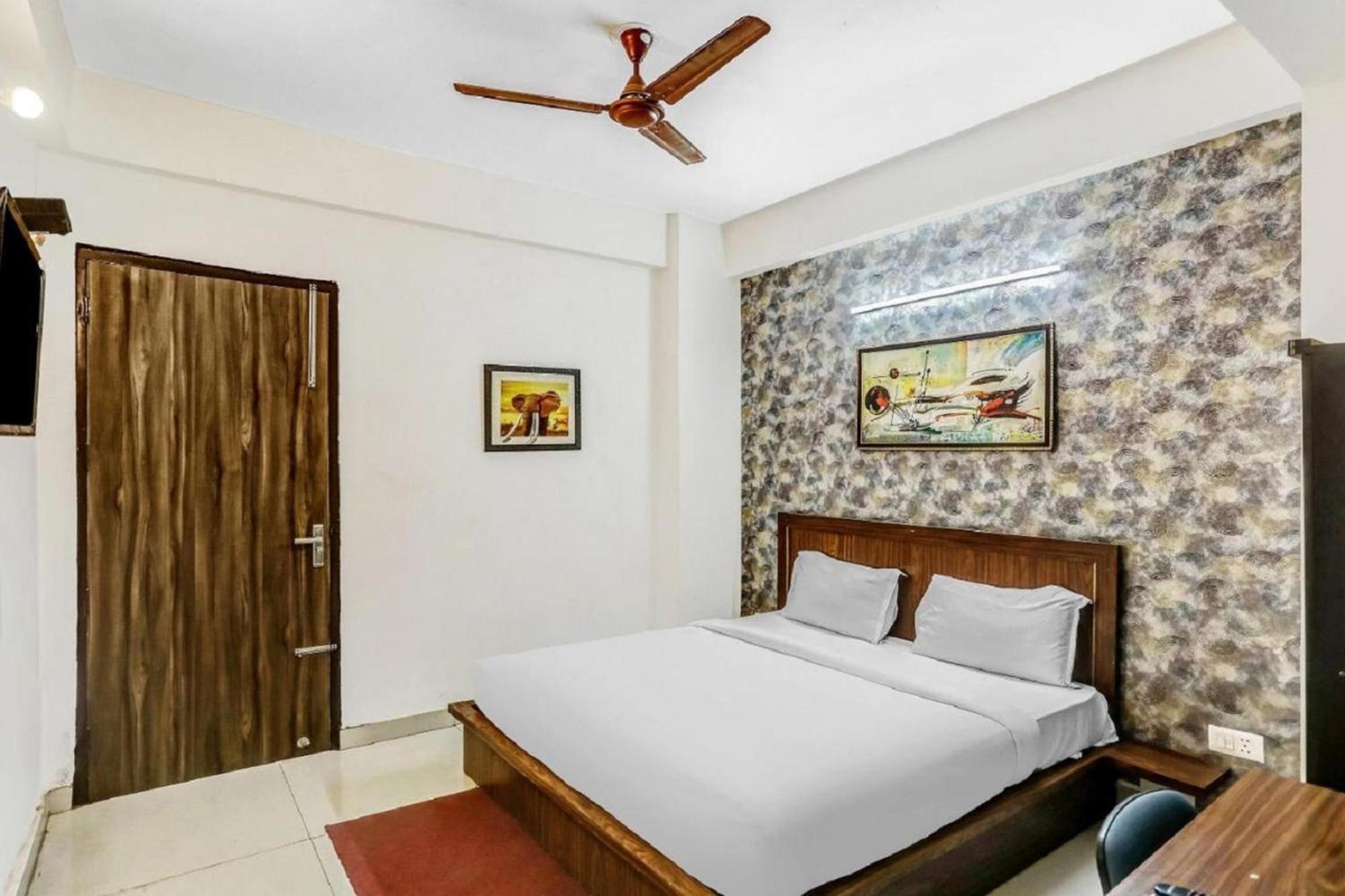 Hotel Noida Continental ภายนอก รูปภาพ