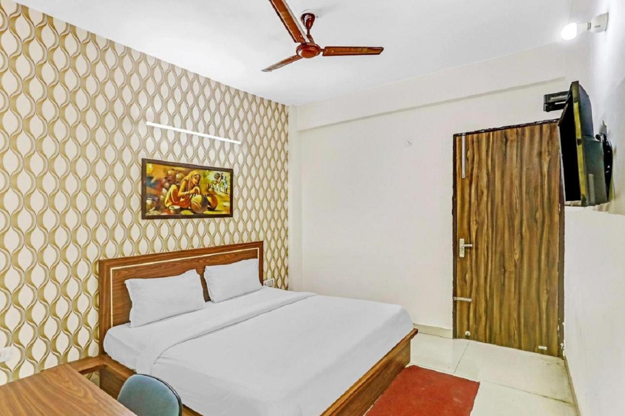 Hotel Noida Continental ภายนอก รูปภาพ